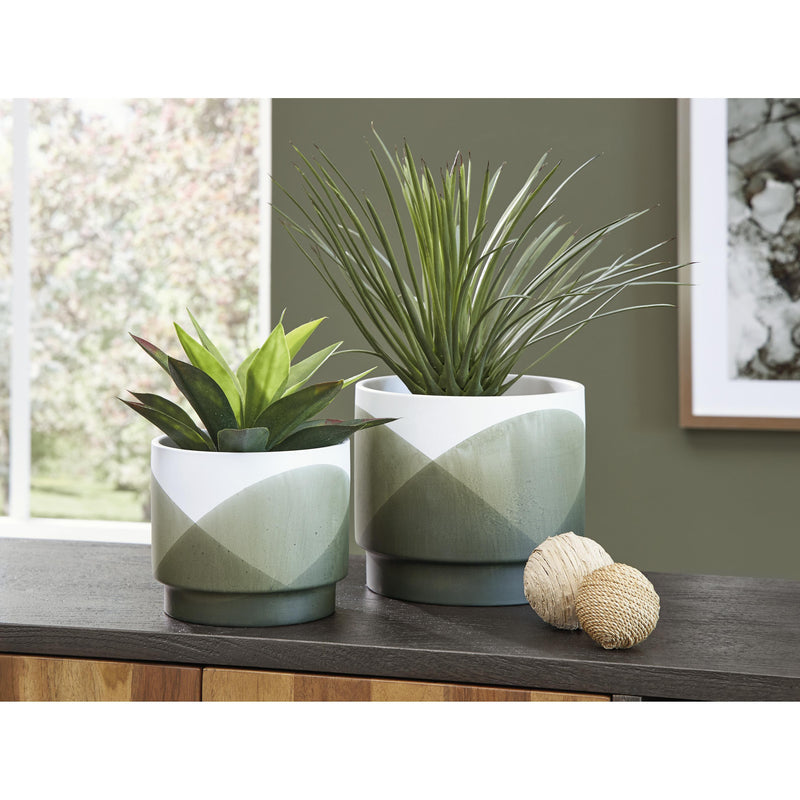 Signature Design by Ashley Ardenridge A2000579 Planter Set IMAGE 3