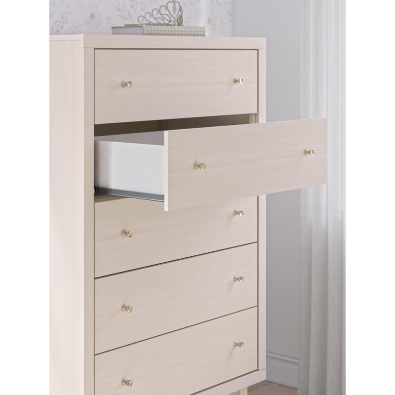 Signature Design by Ashley Wistenpine 5-Drawer Chest B1323-245 IMAGE 8